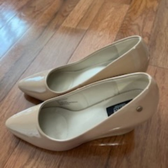 Jones new york wedge sandals nude size 7 - Picture 2 of 2